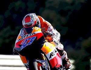 Stoner confirma domínio e garante pole position no GP da França